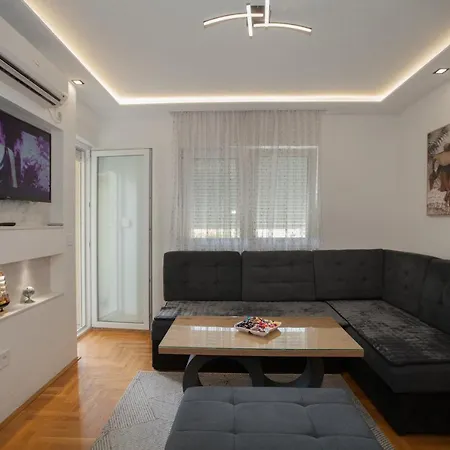 Апартаменты Apartman Lena *