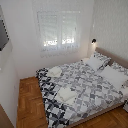 Apartman Lena 公寓