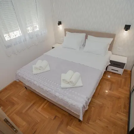 Апартаменты Apartman Lena *