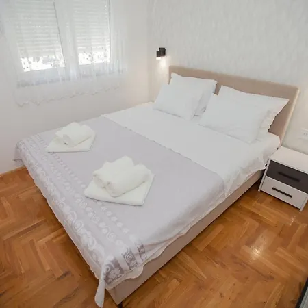 Apartman Lena
