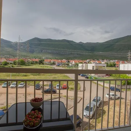 Apartman Lena *